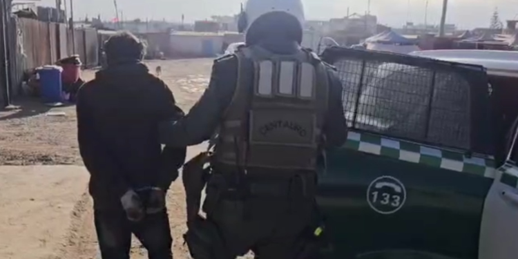 Ronda de Carabineros en Alto Hospicio finaliza con 11 detenidos