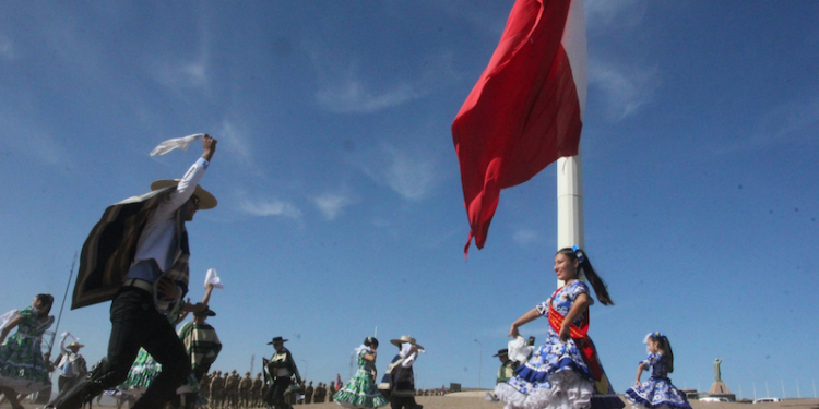 Conmemoración de los 215 Años de Independencia:  Arica y Parinacota dan el inicio a las Fiestas Patrias desde el Morro