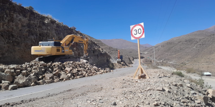 MOP inicia obras de conservación periódica en 13 kilómetros de la ruta 15 CH, sector Huanca