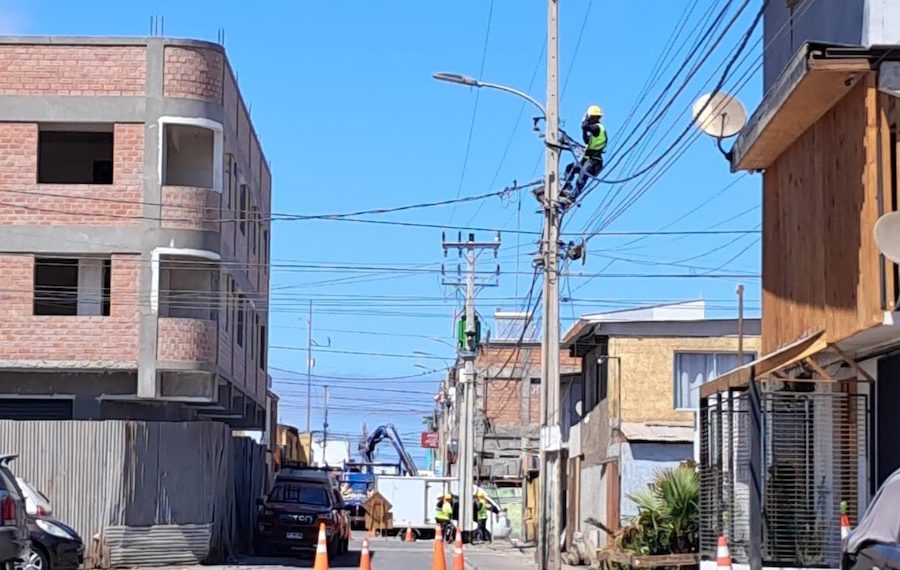 CGE refuerza la red eléctrica en Alto Hospicio para prevenir robo de cables y conexiones irregulares
