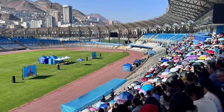 Testigos de Jehová con masiva asistencia en tres días de la Asamblea “Adoración Pura”