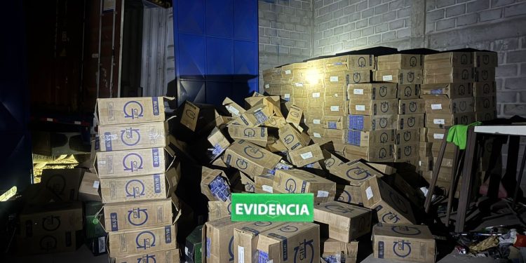 Carabineros de Iquique incautó en la madrugada más de mil 400 millones en cigarros de contrabando