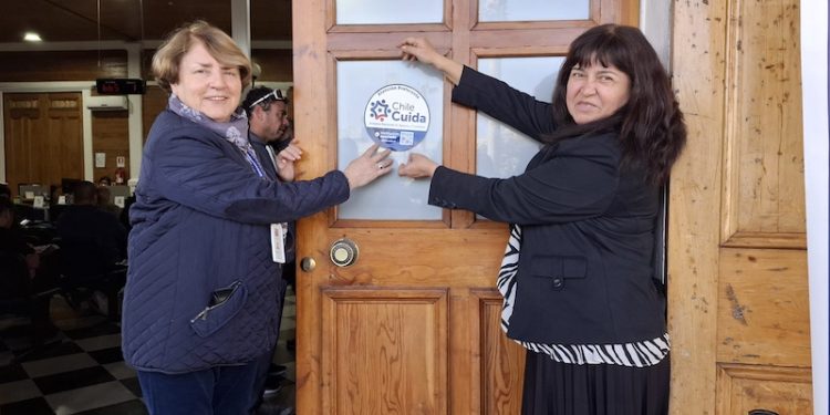 Oficinas del Registro Civil recibieron el Sello “Chile Cuida” por atención a personas cuidadoras