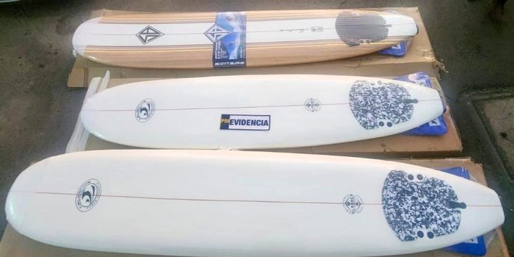 PDI detuvo a imputado por receptación: vendía tablas de surf robadas por redes sociales