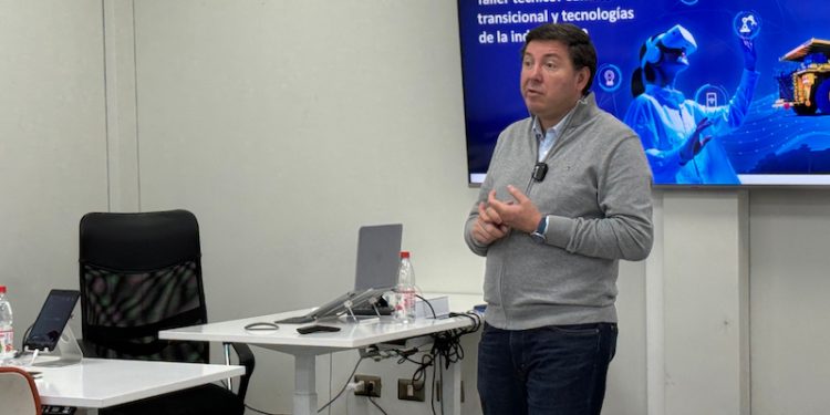 Proveedores de la minería en Tarapacá aprenden a aplicar Inteligencia Artificial para fortalecer su competitividad