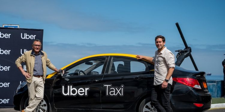 Uber Taxi y Feretac firman alianza y anuncian la llegada Uber Taxi en Iquique