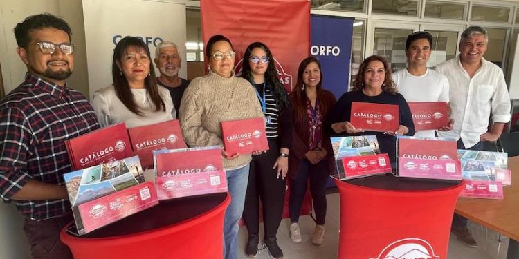 Distribuyen catálogo de experiencias y programas turísticos en Arica y Parinacota