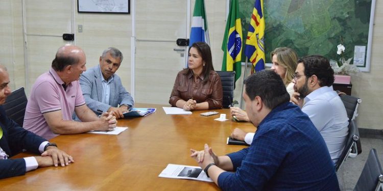 Municipalidades de Campo Grande e Iquique trabajan para concretar conexión aérea directa