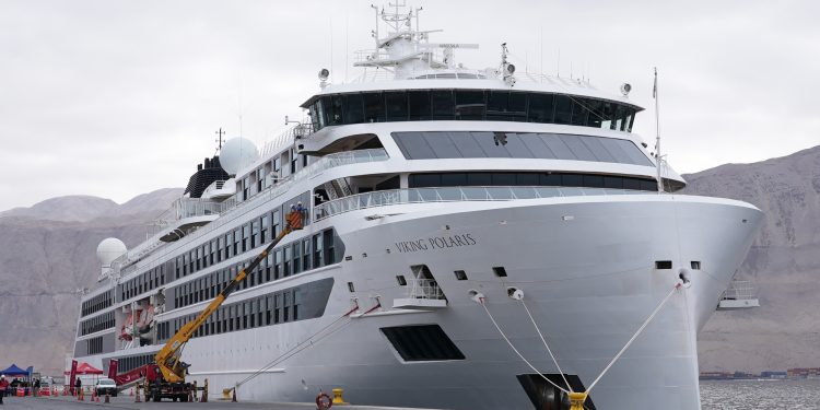 En Puerto de Iquique se dio inicio a temporada de cruceros 2025-2026 con recalada del Viking Polaris