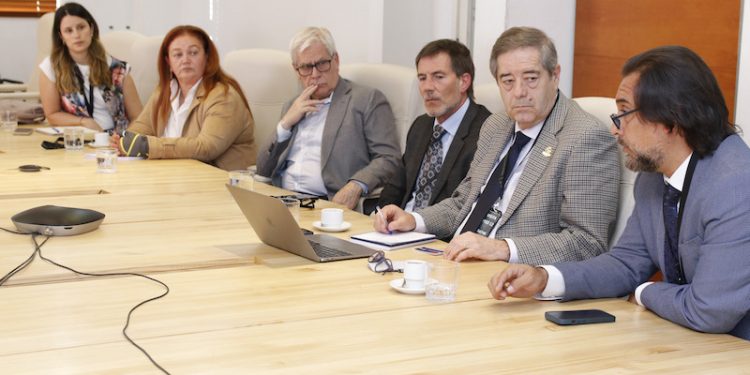 CORPROA y la AII se reúnen con Hacienda para abordar el impacto de las nuevas regulaciones medioambientales