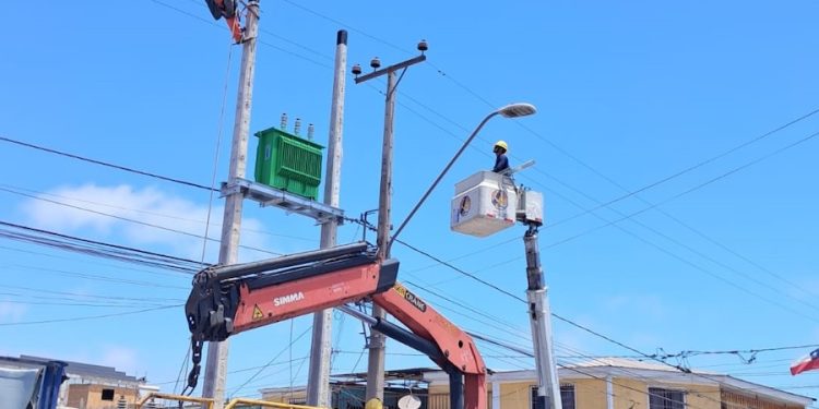 CGE instala transformador verde en calle Finlandia de Alto Hospicio
