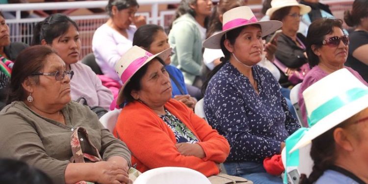 Conmemoran el Día Internacional de las Mujeres Rurales en Huara