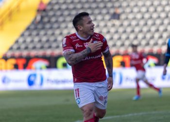 Hinchada celeste sigue triste: Dragones empataron 1-1 con Huachipato