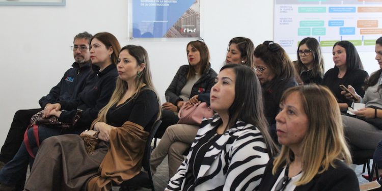 CChC Tarapacá realizó taller preventivo del cáncer de mama