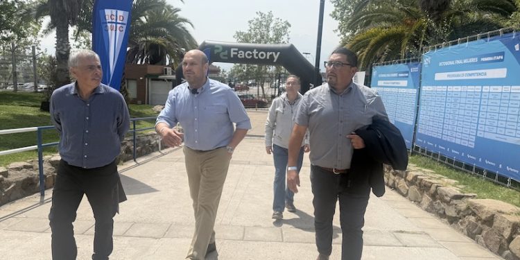 Municipalidad de Iquique y Club Deportivo Universidad Católica sellan alianza estratégica para desarrollo de eventos deportivos