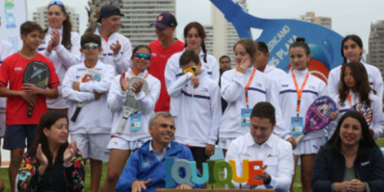 Mundialistas iquiqueños del tenis playa visitaron Museo del Deporte «Hernán Cortez Heredia»