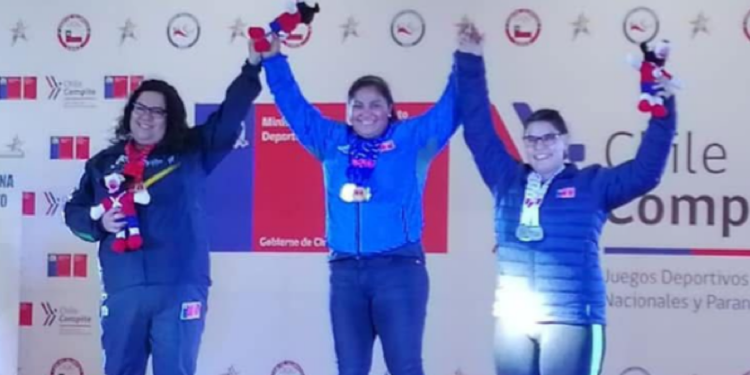 Nicole Matamala, 12 veces Campeona Nacional de Levantamiento de Pesas visita Museo del Deporte Hernán Cortez Heredia