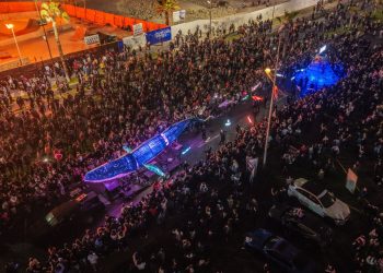 FINTDAZ / Más de 10 mil personas asistieron al Pasacalle “Océano: Los peces inundan la ciudad” en Iquique
