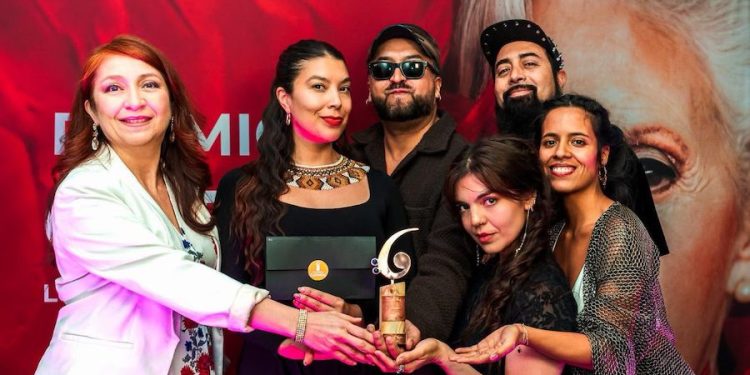 Ópera iquiqueña “Lágrimas de Sal” conquista los Premios Carmen 2025 como mejor musical regional