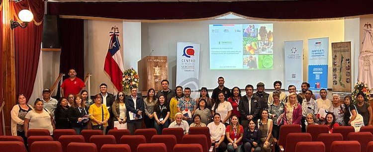 Seminario sobre cooperativismo en Pica marcó aniversario de Centros de Negocios Sercotec