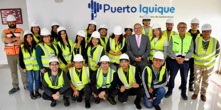 Futuros técnicos en Logística destacan rol del Puerto de Iquique