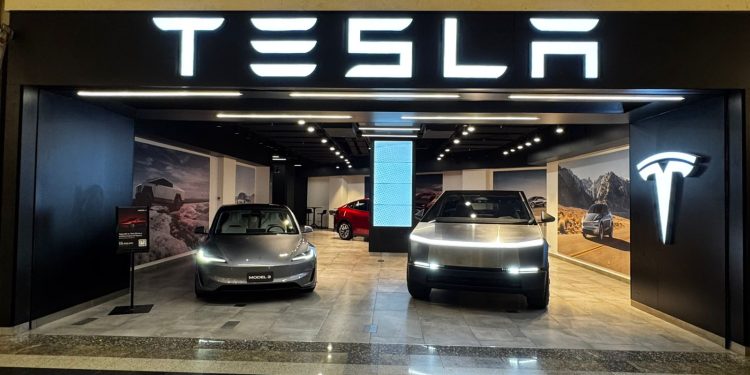 Tesla consolida su llegada a Chile con la apertura de su primera tienda en Sudamérica