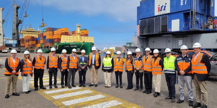 Directorio de CSAV sesiona en Iquique y analiza su proyección para el comercio exterior