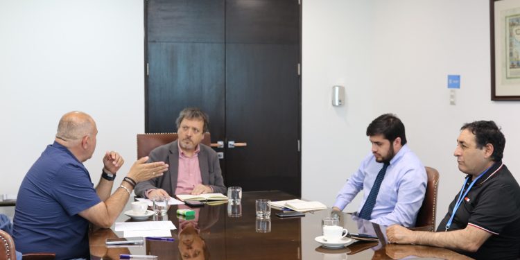 Pesca artesanal asegura que más de 100 mil familias del sector requieren una plataforma social que contemple cotizaciones y fondos de emergencia