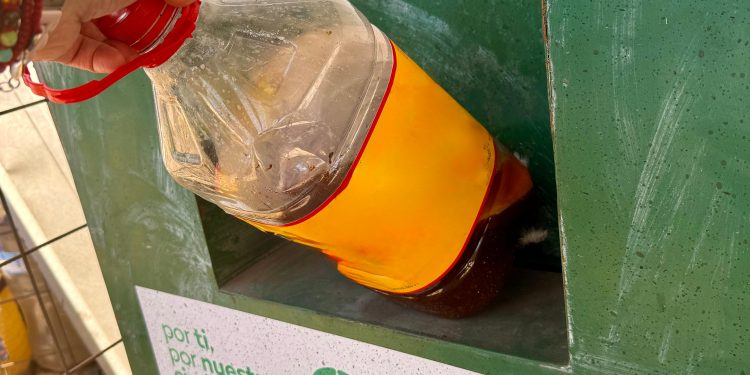 Aguas del Altiplano ha reciclado 1.900 litros de aceite domiciliario en lo que va del año