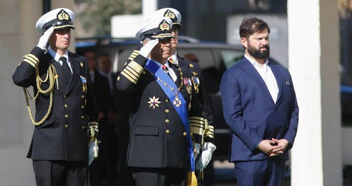 Presidente Gabriel Boric aceptó nuevo alto mando de la Armada de Chile para el año 2026