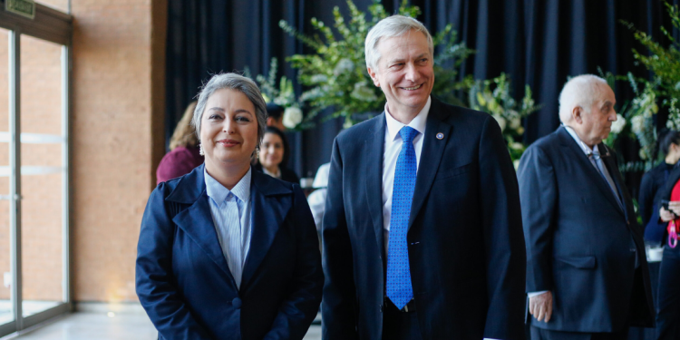 Cadem: Jara (26%) y Kast (22%) lideran y hay triple empate por el tercer lugar: Matthei (14%), Kaiser (12%) y Parisi (11%)