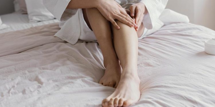 Expertos advierten sobre riesgos de várices no tratadas: Afección que impacta a 1 de cada 3 adultos en Chile