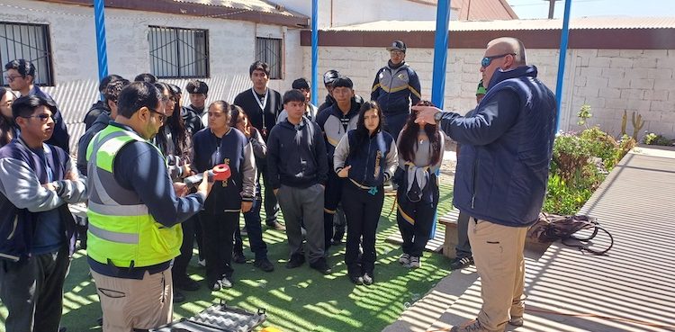 Estudiantes del Liceo Domingo Savio fortalecen sus conocimientos en seguridad eléctrica junto a CGE