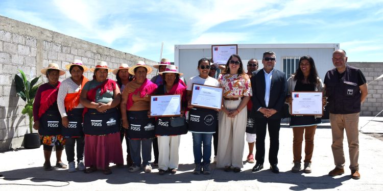 FOSIS Tarapacá certifica a emprendedoras e inaugura oficina modular para Agrupación de Emprendedoras del Tamarugal
