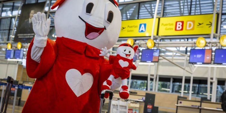 Teletón inició su tradicional gira por Chile con grandes artistas, influencers y rostros solidarios / Hoy la cita es en la Plaza 21 de Mayo de Iquique