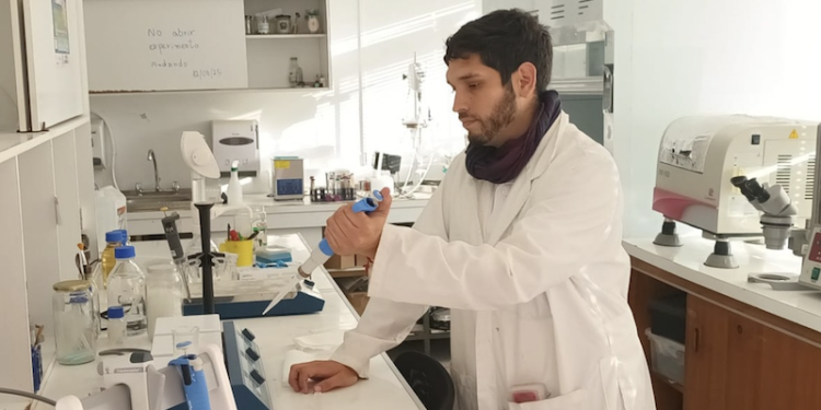 Académico de la UNAP lidera Investigación Científica Internacional