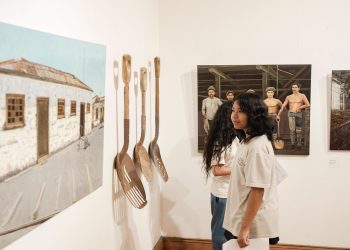 Propuesta artística sobre el pasado salitrero en sus últimos días de exhibición en Sala de Arte Casa Collahuasi