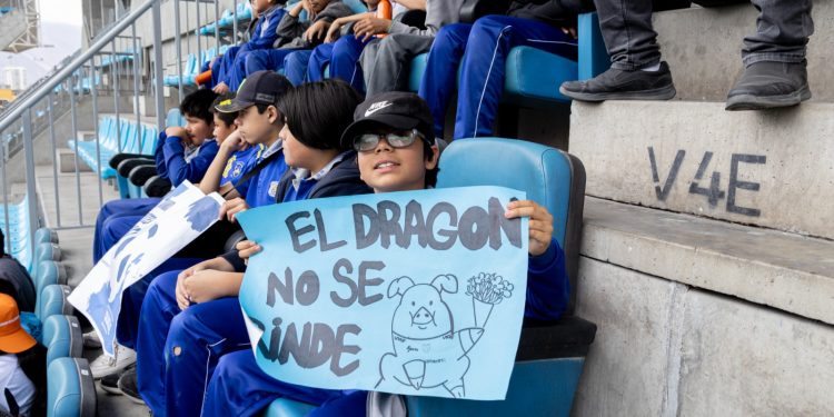 «Arengazo Escolar» al plantel de Deportes Iquique previo a su encuentro con Everton