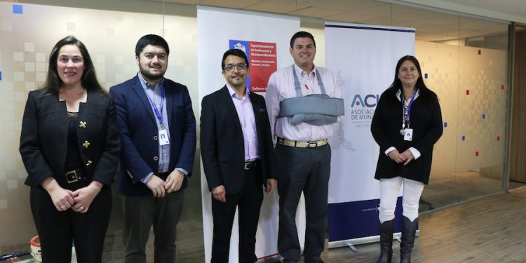 Firman convenio para fortalecer la educación financiera y el apoyo a emprendedores locales