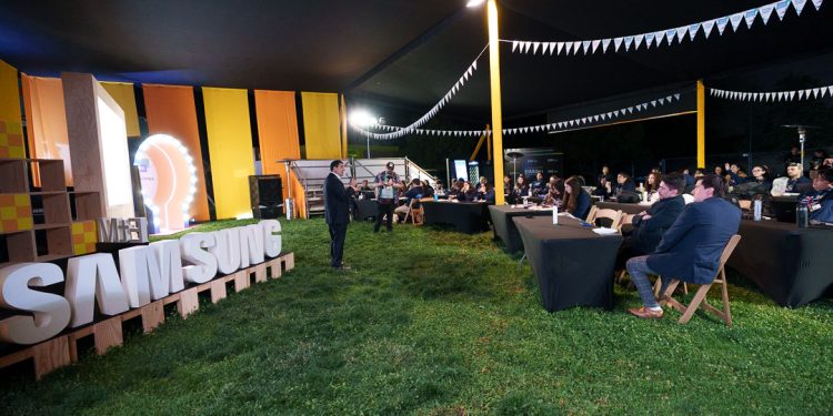 Samsung Innovation Campus Chile 2025 cierra edición récord con una masiva hackathon en ETM Day