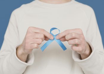 Noviembre Azul: La oportunidad de romper el silencio y prevenir el cáncer de próstata
