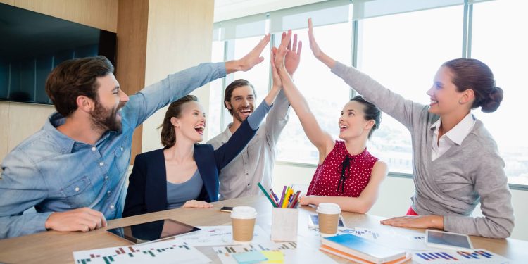 Estudio revela los 5 factores más valorados por trabajadores chilenos al momento de elegir a su empleador ideal