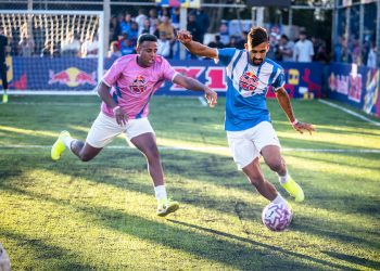 Fútbol, energía y talento se toman este fin de semana la costa de Iquique: Red Bull X1 en Chile
