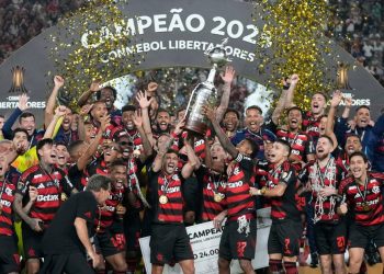 Flamengo le ganó a Palmeiras una final polémica, llegó a su cuarta estrella y es el más ganador de Brasil
