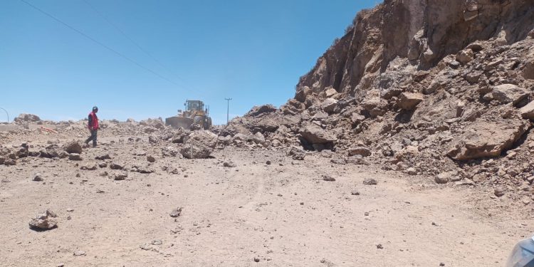 Tronaduras han dejado sin suministro a la comuna de Colchane