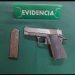 Carabineros incautó una pistola y detuvo a dos infractores
