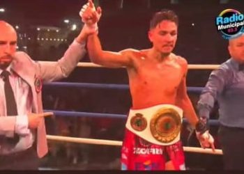“Chay” Carrión venció en Arena Cavancha al argentino Santiago “Piedrita” Bazán y es campeón continental