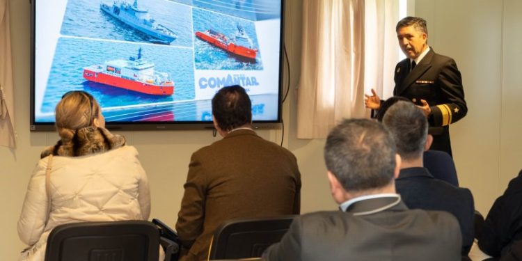 Por 160 días ininterrumpidos: Armada de Chile desplegará unidades a la Antártica