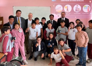 Proyecto FIC-R impulsa el desarrollo de tecnología aeroespacial y acerca la ciencia a estudiantes de Antofagasta