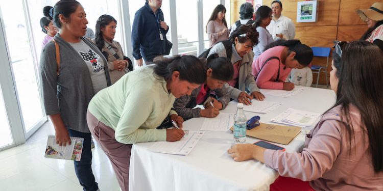 Agricultores del Tamarugal en Seminario de Innovación para la Agricultura Sustentable